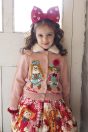 11-890パッチワークドールプリントワンピース <br>(★ピンク/コン) <br>・TODDLER￥31,680～(100～140cm) <br>・SISTER￥36,080-(150/160cm) <br>11-878マルチボーダータートルニット <br>(★ピンク/コン) <br>・TODDLER￥17,380～(100～140cm) <br>・SISTER￥19,580-(150/160cm) <br>11-871ドールニットカーディガン <br>(★ピンク/アカ) <br>・TODDLER￥39,380～(S/M/Lサイズ) <br>・SISTER￥43,780-(Fサイズ) <br>11-898お花リボンカチューシャ <br>(ブルー/★アカ)￥17,380-(Fサイズ)