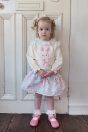 11-109うさぎアップリケプルオーバー <br>(★オフ白/ピンク) <br>・BABY￥12,980-(80/90cm) <br>・TODDLER￥14,080～(100～140cm) <br>10-118うさぎぬいぐるみプリントパンツ付きスカート <br>(ピンク/★サックス)￥11,880-(Fサイズ) <br>11-136うさぎぬいぐるみクリップ <br>(★ピンク/キイロ)￥4,180-(Fサイズ) <br>11-062レースソックス <br>(★オフ白)￥3,080-(11～20cm) <br>10-020リボンストラップシューズ <br>(★ピンク/アカ/クロ) <br>・BABY￥9,130-(13/14cm) <br>＊クロは14cmのみ <br>・TODDLER￥9,680～(15～21cm) <br>＊ピンクは18cmまで