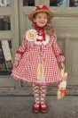 11-100ギンガムスプリングコート <br>(サックス/★アカ)￥29,480～(100～140cm) <br>11-128うさぎぬいぐるみプリントジャンパースカート <br>(★ピンク/サックス) <br>・TODDLER￥31,680～(100～140cm) <br>・SISTER￥36,080-(150/160cm) <br>11-130リボンキャノチェ <br>(ピンク/★アカ)￥25,080-(54/56cm) <br>11-134お花クリップ <br>(ピンク/★アカ)￥7,480-(Fサイズ) <br>11-135ギンガムリボンクリップセット <br>(ピンク/サックス/★アカ)￥7,480-(Fサイズ) <br>11-133お花ロゼッタ <br>(ピンク/★アカ)￥18,480-(Fサイズ) <br>11-138レースアップ柄ニーハイソックス <br>(★ピンク/サックス)￥3,520-(14～23cm) <br>11-009グリッターシューズ <br>(オフ白/ピンク/★アカ)￥12,980～(17～24cm)