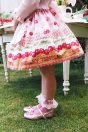 11-204チェリーニットカーディガン <br>(オフ白/★ピンク) <br>・TODDLER￥25,080～(100～140cm) <br>・SISTER￥29,480-(Fサイズ) <br>11-220チェリーエプロン <br>(オフ白/★ピンク)￥16,280-(S/Mサイズ) <br>11-219ギンガムチェリーバスケットプリントスカート <br>(★ピンク/ミント) <br>・TODDLER￥20,680～(100～140cm) <br>・SISTER￥22,880-(150/160cm) <br>11-241ハートレースロゴソックス <br>(★ピンク/ミント)￥3,520-(14～23cm) <br>11-009グリッターシューズ <br>(オフ白/★ピンク/アカ)￥12,980～(17～24cm)