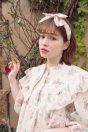 14-205アンティークローズプリントBIGカラーワンピース <br>(★ピンク/サックス)￥29,480-(Fサイズ) <br>14-209アンティークローズプリントリボンカチューシャ <br>(★ピンク/サックス)￥8,580-(Fサイズ)