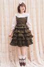 14-203レース＆ピンタックブラウス <br>(★オフ白)￥19,580-(Fサイズ) <br>14-208レースリボンカチューシャ <br>(★オフ白)￥8,580-(Fサイズ) <br>14-207サロペットフリルスカート <br>(★カーキ)￥27,280-(Fサイズ) <br>14-210レース＆リボンソックス <br>(★オフ白/クロ)￥4,180-(23cm) <br>その他　参考商品