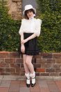 14-301カットボイルレース付きプルオーバー <br>(★オフ白/クロ)￥18,480-(Fサイズ) <br>14-303フリルショートパンツ <br>(★クロ)￥18,480-(Fサイズ) <br>14-306レースバケットハット <br>(★オフ白/クロ)￥14,080-(Fサイズ) <br>14-210レース＆リボンソックス <br>(★オフ白/クロ)￥4,180-(23㎝) <br>その他　参考商品
