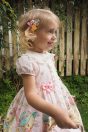 11-416あひるお出かけプリントワンピース <br>(★ピンク/サックス) <br>・BABY￥33,880-(80/90cm) <br>・TODDLER￥36,080～(100～140cm) <br>11-427あひるクリップ <br>(★クリーム) ￥5,830-(Fサイズ) <br>11-430お花レース麦わらバッグ <br>(★ピンク/サックス) ￥12,980-(Fサイズ) <br><br>＊お花レース麦わらバッグは5月中旬頃の入荷予定です。 <br>発売の際に、New Arrival Newsでお知らせいたします。