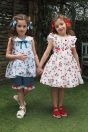 【左】 <br>11-403カットボイルストロベリープリントチュニック <br>(アイボリー/★サックス) <br>・TODDLER ¥27,280～(100～140cm) <br>・SISTER ¥31,680-(150/160cm) <br>11-414フラワーブーケパンツ <br>(ピンク/★サックス) <br>・TODDLER ¥21,780～(100～140cm) <br>・SISTER ¥23,980-(150/160cm) <br>11-026リボンクリップ <br>(ピンク/★サックス/アカ)￥3,850-(Fサイズ) <br>＊リボンクリップは1点の価格となります。 <br>11-340リボンフリルサンダル <br>(★オフ白/ピンク/アカ) <br>・BABY￥9,680-(14cm) <br>・TODDLER￥10,230～(15～21cm) <br>【右】 <br>11-421カットボイルストロベリープリントサンドレス <br>(★アイボリー/サックス) <br>・TODDLER ¥36,080～(100～140cm) <br>11-026リボンクリップ <br>(ピンク/サックス/★アカ)￥3,850-(Fサイズ) <br>＊リボンクリップは1点の価格となります。 <br>11-340リボンフリルサンダル <br>(オフ白/ピンク/★アカ) <br>・BABY￥9,680-(14cm) <br>・TODDLER￥10,230～(15～21cm)