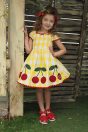 11-469ギンガムチェリーワンピース <br>(★キイロ/アカ) <br>・TODDLER ¥30,580～(100～140cm) <br>11-026リボンクリップ <br>(ピンク/サックス/★アカ)￥3,850-(Fサイズ) <br>＊リボンクリップは1点の価格となります。 <br>11-340リボンフリルサンダル <br>(オフ白/ピンク/★アカ) <br>・BABY￥9,680-(14cm) <br>・TODDLER￥10,230～(15～21cm)