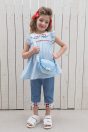 11-404ストライプチュニック <br>(★サックス) <br>・BABY￥11,880-(90cm) <br>・TODDLER￥12,980～(100～140cm) <br>・SISTER ￥15,180-(150/160cm) <br>11-412 8分丈デニム風パンツ <br>(★サックス) <br>・BABY￥10,780-(Fサイズ) <br>・TODDLER￥11,880～(100～140cm) <br>・SISTER ￥14,080-(150/160cm) <br>11-429ギンガムショルダーバッグ <br>(ピンク/★サックス) <br>￥11,880-(Fサイズ) <br>11-026リボンクリップ <br>(ピンク/サックス/★アカ)￥3,850-(Fサイズ) <br>＊リボンクリップは1点の価格となります。 <br>11-335リボンスポーツサンダル <br>(★オフ白/ピンク/クロ)￥11,880～(17～24㎝）