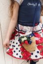 11-456いちごモチーフ付きプルオーバー <br>(ピンク/★コン) <br>・TODDLER ¥17,380～(100～140cm) <br>・SISTER ¥19,580-(150/160cm) <br>11-457ストロベリードットプリントスカート <br>(ピンク/★コン) <br>・TODDLER ¥23,980～(100～140cm) <br>・SISTER ¥28,380-(150/160cm) <br>11-476ストロベリーポシェット <br>(ピンク/★コン) ¥19,580-(Fサイズ) <br>11-480ストロベリーソックス <br>(ピンク/★コン) ￥3,520-(14～23cm) <br>11-340リボンフリルサンダル <br>(★オフ白/ピンク/アカ) <br>・BABY￥9,680-(14cm) <br>・TODDLER￥10,230～(15～21cm)