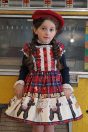11-621ブリティッシュプードルプリントワンピース <br>(ピンク/★アカ) <br>・TODDLER ¥36,080～(100～140cm) <br>・SISTER ¥40,480-(150/160cm) <br>11-611リブテレコカットソー <br>(チャ/★コン/クロ) <br>・TODDLER ¥16,280～(100～140cm) <br>・SISTER ¥18,480-(150/160cm) <br>11-630ラブレターベレー帽 <br>(ピンク/★アカ) ¥19,580-(54/56cm) <br>11-633ベルベットリボンクリップ <br>(ピンク/★コン) ¥5,280-(Fサイズ)