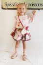 11-606プードルアップリケプルオーバー <br>(★ピンク/アカ) <br>・BABY ¥15,180-(80/90cm) <br>・TODDLER ¥16,280～(100～140cm) <br>11-617ブリティッシュプードルプリントパンツ付きスカート <br>(★ピンク/アカ) <br>・BABY ¥12,980-(Fサイズ) <br>11-638プードルポシェット <br>(★ピンク/アカ) ¥14,080-(Fサイズ) <br>11-632プードルポニー <br>(★ピンク/アカ) ¥6,380-(Fサイズ) <br>11-636プードルソックス <br>(オフ白/★ピンク) ¥3,520-(13～20cm) <br>11-537リボンTストラップシューズ <br>(★ピンク/アカ/ゴールド) ¥11,880～(13～19cm)