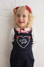 11-607ハート刺繍スカラップレースプルオーバー <br>(★オフ白) <br>・BABY ¥14,080-(80/90cm) <br>・TODDLER ¥15,180～(100～130cm) <br>11-616ハートロゴデニムニットオーバーオール <br>(★コン) <br>・BABY ¥16,280-(80/90cm) <br>・TODDLER ¥17,380～(100～130cm) <br>11-026リボンクリップ <br>(ピンク/サックス/★アカ)￥3,850-(Fサイズ) <br>＊リボンクリップは1点の価格となります。