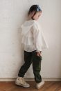 11-501バックフリルジップパーカー <br>(★オフ白/サックス) <br>・TODDLER ¥16,280～(100～140cm) <br>11-512カーゴパンツ <br>(ピンク/★カーキ) <br>・TODDLER ¥14,080～(100～140cm) <br>・SISTER ¥16,280-(150/160cm) <br>11-026リボンクリップ <br>(ピンク/★サックス/アカ)￥3,850-(Fサイズ) <br>靴　参考商品