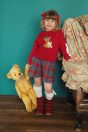 11-656ブックベアトレーナー <br>(サックス/★アカ) <br>・TODDLER ¥14,080～(100～140cm) 11-666タータンチェックプリーツキュロット <br>(サックス/★アカ) <br>・TODDLER ¥14,080～(100～140cm) <br>11-026リボンクリップ <br>(ピンク/サックス/★アカ)￥3,850-(Fサイズ) <br>＊リボンクリップは1点の価格となります。 <br>11-682スカラップドットレース付きハイソックス <br>(★オフ白/ピンク/サックス) ¥3,850-(13～20cm) <br>11-755 3連リボンブーツ <br>(ピンク/チャ/★アカ) ¥14,080～(17～24cm)