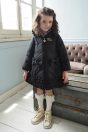 11-700リボンウォッシャブルダウンコート <br>(★クロ/パープル) <br>・TODDLER ¥37,180～(100～140cm) <br>・SISTER ¥41,580-(Fサイズ) <br>11-725くま耳フード付きトレーナーワンピース <br>(★サックス/コン) <br>・TODDLER ¥17,380～(100～140cm) <br>11-682スカラップドットレース付きハイソックス <br>(★オフ白/ピンク/サックス) ¥3,850-(13～20cm) <br>靴　参考商品