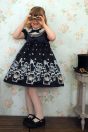 11-686トランプレースドレス <br>(サックス/★コン) <br>・TODDLER ¥72,380～(100～140cm) <br>・SISTER ¥76,780-(150/160cm) <br>11-065あみタイツ <br>(★オフ白)￥2,640-(120/135cm) <br>11-024リボンストラップシューズ <br>(★クロ/ゴールド)￥14,080～(15～24cm)