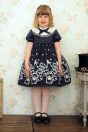 11-686トランプレースドレス <br>(サックス/★コン) <br>・TODDLER ¥72,380～(100～140cm) <br>・SISTER ¥76,780-(150/160cm) <br>11-065あみタイツ <br>(★オフ白)￥2,640-(120/135cm) <br>11-024リボンストラップシューズ <br>(★クロ/ゴールド)￥14,080～(15～24cm)