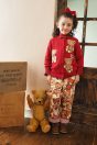 11-706くまロングニットカーディガン <br>(ピンク/★アカ) <br>・TODDLER ¥36,080～(S/M/L) <br>・SISTER ¥40,480-(Fサイズ) <br>11-712くま＆うさぎぬいぐるみプリントパンツ <br>(★アイボリー/ピンク) <br>・TODDLER ¥25,080～(100～140cm) <br>11-710リブテレコフリルカットソー <br>(ピンク/★アカ/クロ) <br>・TODDLER ¥11,880～(100～140cm) <br>・SISTER ¥14,080-(150/160cm) <br>11-739別珍リボンクリップ <br>(ピンク/★アカ/クロ) ¥7,480-(Fサイズ) <br>11-755 3連リボンブーツ <br>(ピンク/★チャ/アカ) ¥14,080～(17～24cm)