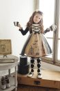 11-727ハロウィンワンピース <br>(★クロ) <br>・TODDLER ¥31,680～(100～140cm) <br>11-710リブテレコフリルカットソー <br>(ピンク/アカ/★クロ) <br>・TODDLER ¥11,880～(100～140cm) <br>・SISTER ¥14,080-(150/160cm) <br>11-736こうもりカチューシャ <br>(★クロ) ¥15,180-(Fサイズ) <br>11-746ダイヤ柄ニーハイソックス <br>(★クロ) ¥3,850-(14～23cm) <br>11-009グリッターシューズ <br>(★オフ白/ピンク/アカ)￥12,980～(17～24㎝）