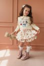 11-709遊園地リボンカラートレーナー <br>(★オフ白/ピンク) <br>・TODDLER ¥14,080～(100～140cm) <br>11-716コーデュロイフリルキュロット <br>(★オフ白/コン) <br>・TODDLER ¥14,080～(100～140cm) <br>11-026リボンクリップ <br>(★ピンク/サックス/アカ)￥3,850-(Fサイズ) <br>＊リボンクリップは1点の価格となります。 <br>11-682スカラップドットレース付きハイソックス <br>(★オフ白/ピンク/サックス) ¥3,850-(13～20cm) <br>11-755 3連リボンブーツ <br>(★ピンク/チャ/アカ) ¥14,080～(17～24cm)