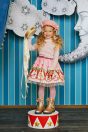 11-708リブテレコプルオーバー <br>(★ピンク/ブルー) <br>・TODDLER￥14,080～(100～140cm) <br>・SISTER ￥16,280-(150/160cm) <br>11-711シャーリーサーカスプリントスカート <br>(★ピンク/ブルー)￥25,080～(100～140cm) <br>11-375ストライプリボンベレー帽 <br>(★ピンク/ブルー)￥21,780-(54/56cm) <br>11-727サーカスクリップ <br>(★ピンク)￥7,480-(Fサイズ) <br>11-733サーカスニーハイソックス <br>(★ピンク/ブルー)￥3,520-(14～23cm) <br>11-736リボンエンジニアブーツ <br>(クロ/★ゴールド)￥16,280～(17～24cm)