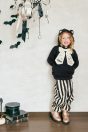 11-703ハロウィンロングパーカー <br>(★クロ) <br>・TODDLER￥25,080～(100～140cm) <br>・SISTER ￥29,480-(150/160cm) <br>11-712ドロワーズパンツ <br>(アカ/★クロ) <br>・TODDLER￥18,480～(100～140cm) <br>・SISTER ￥20,680-(150/160cm) <br>11-736リボンエンジニアブーツ <br>(クロ/★ゴールド)￥16,280～(17～24cm)