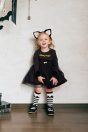10-741ハロウィンくろねこワンピース <br>(★クロ)￥19,580-(80/90cm) <br>10-731ねこ耳ボーダーハイソックス <br>(★クロ/ゴールド) ¥3,850-(11～20cm) <br>10-523布リボンストラップシューズ <br>(ピンク/アカ/★クロ)￥11,880～(14～21㎝）