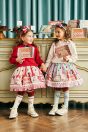 【左】 <br>11-102 シャーリーチョコレートパーカー <br>(オフ白/★アカ)￥20,680～(100～160cm) <br>11-110 シャーリーチョコレートプリントスカート <br>(★アイボリー/ミント)￥22,880～(100～160cm) <br>11-121 ハートリボンカチューシャ <br>(ピンク/★アカ)￥11,880-(Fサイズ) <br>11-126 シャーリーチョコレートニーハイソックス <br>(★オフ白/ミント)￥3,520-(14～23cm) <br>靴　参考商品 <br><br>【右】 <br>11-102 シャーリーチョコレートパーカー <br>(★オフ白/アカ)￥20,680～(100～160cm) <br>11-110 シャーリーチョコレートプリントスカート <br>(アイボリー/★ミント)￥22,880～(100～160cm) <br>11-121 ハートリボンカチューシャ <br>(★ピンク/アカ)￥11,880-(Fサイズ) <br>11-126 シャーリーチョコレートニーハイソックス <br>(オフ白/★ミント)￥3,520-(14～23cm) <br>靴　参考商品