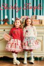 【Shirley Temple 2025 SPRING COLLECTION 2 】 <br> Photographer_角田明子 <br> Hair&Make_橘房図 <br>Fashion coordinator_判治ミホ <br><br>-BABY- <br>Sydney Morana <br>(height: 92cm/90cm着用) <br><br>-TODDLER- <br>Valkyrie Sheridan <br>(height : 104.5cm /110cm着用) <br>Lila Lattus <br>(height : 108.5cm /110cm着用) <br><br><br><br> ＊掲載した商品の価格は全て税込みです。