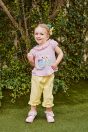 10-302 イースターアップリケプルオーバー <br>(★ピンク/クリーム) <br>・BABY￥15,180-(80cm/90cm) <br>・TODDLER￥16,280～(100～140cm) <br>10-307 リボンサブリナパンツ <br>(★クリーム/コン) <br>・BABY￥14,080-(80cm/90cm) <br>・TODDLER￥15,180～(100～140cm) <br>11-035 グログランリボンつきクルーソックス <br>(★オフ白)￥3,520-(11～23cm) <br>11-043・044リボンTストラップシューズ <br>(★ピンク/アカ/ゴールド) ¥11,880～(13～19cm)
