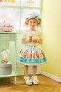 11-404 レースシャーリングプルオーバー <br>(★キイロ/アカ) <br>・TODDLER ￥16,280～(100cm～140cm) <br>・SISTER ￥18,480-(150cm/160cm) <br>11-414 アイスクリームショッププリントスカート <br>(★ミント/アカ) <br>・TODDLER ￥25,080～(100cm～140cm) <br>・SISTER ￥29,480-(150cm/160cm) <br>11-420 ボンネットハット <br>(★ミント/アカ)￥25,080-(Fサイズ) <br>11-422 アイスクリームリボンクリップ <br>(★ミント/アカ)￥19,580-(Fサイズ) <br>11-035 グログランリボンつきクルーソックス <br>(★オフ白)￥3,520-(11～23cm) <br>11-327リボンスカラップサンダル <br>(★オフ白/ピンク/アカ)￥11,880～(15～21cm)
