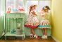 【左】 <br>11-404 レースシャーリングプルオーバー <br>(★キイロ/アカ) <br>・TODDLER ￥16,280～(100cm～140cm) <br>・SISTER ￥18,480-(150cm/160cm) <br>11-414 アイスクリームショッププリントスカート <br>(★ミント/アカ) <br>・TODDLER ￥25,080～(100cm～140cm) <br>・SISTER ￥29,480-(150cm/160cm) <br>11-420 ボンネットハット <br>(★ミント/アカ)￥25,080-(Fサイズ) <br>11-422 アイスクリームリボンクリップ <br>(★ミント/アカ)￥19,580-(Fサイズ) <br>11-035 グログランリボンつきクルーソックス <br>(★オフ白)￥3,520-(11～23cm) <br>11-327リボンスカラップサンダル <br>(★オフ白/ピンク/アカ)￥11,880～(15～21cm) <br><br>【右】 <br>11-415 アイスクリームショッププリントサンドレス <br>(ミント/★アカ) <br>・TODDLER ￥33,880～(100cm～140cm) <br>・SISTER ￥38,280-(150cm/160cm) <br>11-420 ボンネットハット <br>(ミント/★アカ)￥25,080-(Fサイズ) <br>11-422 アイスクリームリボンクリップ <br>(ミント/★アカ)￥19,580-(Fサイズ) <br>11-035 グログランリボンつきクルーソックス <br>(★オフ白)￥3,520-(11～23cm) <br>11-327リボンスカラップサンダル <br>(オフ白/ピンク/★アカ)￥11,880～(15～21cm)