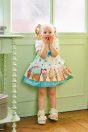 10-401 アイス刺繍カットソーブラウス <br>(★オフ白) <br>・BABY￥15,180-(80cm/90cm) <br>・TODDLER￥16,280～(100～140cm) <br>10-413 アイスクリームショッププリントジャンパースカート <br>(★ミント/アカ) <br>・BABY￥33,880-(80cm/90cm) <br>・TODDLER￥36,080～(100～140cm) <br>10-421 アイスポニー <br>(★ピンク/アカ)￥6,380-(Fサイズ) <br>11-424アイスクリームポシェット <br>(ピンク/★ミント)￥14,080-(Fサイズ) <br>11-035 グログランリボンつきクルーソックス <br>(★オフ白)￥3,520-(11～23cm) <br>11-327リボンスカラップサンダル <br>(★オフ白/ピンク/アカ)￥11,880～(15～21cm)