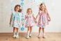 【左】 <br>11-464 マリンフレンズプリントサンドレス <br>(ピンク/★サックス) <br>・TODDLER ￥36,080～(100cm～140cm) <br>・SISTER ￥40,480-(150cm/160cm) <br>11-466 コットンレースカーディガン <br>(★オフ白/サックス) <br>・BABY￥18,480-(Fサイズ) <br>・TODDLER ￥19,580～(100cm～140cm) <br>・SISTER ￥21,780-(Fサイズ) <br>11-472 シアードットリボンクリップ <br>(ピンク/★サックス)￥8,580-(Fサイズ) <br>11-474 ドット透かし柄ソックス <br>(オフ白/ピンク/★サックス)￥3,520-(9～20cm) <br>11-327リボンスカラップサンダル <br>(★オフ白/ピンク/アカ)￥11,880～(15～21cm) <br><br>【中央】 <br>10-460 マリンフレンズプリントセーラーワンピース <br>(★ピンク/クリーム/サックス) <br>・BABY￥34,980-(80cm/90cm) <br>・TODDLER￥37,180～(100～140cm) <br>10-471 イルカポニー <br>(★ピンク/サックス)￥5,280-(Fサイズ) <br>11-473 マリンフレンズソックス <br>(★サックス)￥3,520-(13～20cm) <br>11-327リボンスカラップサンダル <br>(★オフ白/ピンク/アカ)￥11,880～(15～21cm) <br><br>【右】 <br>11-451 マリンフレンズプリントチュニック <br>(★ピンク/サックス)￥29,480～(100cm～140cm) <br>11-467 パステルバルーンパンツ <br>(クリーム/★サックス)￥17,380～(100cm～140cm) <br>11-472 シアードットリボンクリップ <br>(★ピンク/サックス)￥8,580-(Fサイズ) <br>11-474 ドット透かし柄ソックス <br>(オフ白/★ピンク/サックス)￥3,520-(9～20cm) <br>11-327リボンスカラップサンダル <br>(オフ白/★ピンク/アカ)￥11,880～(15～21cm)
