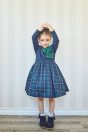11-665 ドッキングリボンチェックワンピース <br>(アカ/★グリーン) <br>・TODDLER ￥17,380～(100cm～140cm) <br>・SISTER ￥19,580-(150cm/160cm) <br>11-035 グログランリボンつきクルーソックス <br>(オフ白/★クロ)￥3,520-(11～23cm) <br>10-523・524 布リボンストラップシューズ <br>(ピンク/アカ/★クロ)￥11,880～(14～21cm) <br>※19～21cmはアカ/クロ 2色のご用意です。