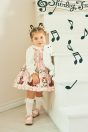 10-717 こねこ＆メロディープリントワンピース <br>(★ピンク/グリーン) <br>・BABY￥34,980-(80cm/90cm) <br>・TODDLER￥37,180～(100～140cm) <br>11-720 音符リボンポニー <br>(★ピンク/クロ)￥5,280-(Fサイズ) <br>11-036 リボンレースハイソックス <br>(★オフ白/クロ)￥3,520-(11～23cm) <br>10-523・524 布リボンストラップシューズ <br>(★ピンク/アカ/クロ)￥11,880～(14～21cm) <br>※19～21cmはアカ/クロ 2色のご用意です。
