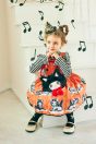 11-718 こねこ＆メロディープリントジャンパースカート <br>(ピンク/★オレンジ) <br>・TODDLER ￥37,180～(100cm～140cm) <br>・SISTER ￥41,580-(150cm/160cm) <br>11-707 ボーダーリボンプルオーバー <br>(グレー/★クロ) <br>・TODDLER ￥15,180～(100cm～140cm) <br>・SISTER ￥17,380-(150cm/160cm) <br>11-724 こねこぬいぐるみバッグ <br>(チャ/★クロ)￥27,280-(Fサイズ) <br>11-723 ハロウインハットクリップ <br>(チャ/★クロ)￥27,280-(Fサイズ) <br>11-725 こねこ＆メロディーニーハイソックス <br>(ピンク/★クロ)￥3,520-(14～23cm) <br>11-013・014・015 グリッターシューズ <br>(★オフ白/ピンク/アカ)￥12,980～(17～24cm)