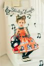 11-718 こねこ＆メロディープリントジャンパースカート <br>(ピンク/★オレンジ) <br>・TODDLER ￥37,180～(100cm～140cm) <br>・SISTER ￥41,580-(150cm/160cm) <br>11-707 ボーダーリボンプルオーバー <br>(グレー/★クロ) <br>・TODDLER ￥15,180～(100cm～140cm) <br>・SISTER ￥17,380-(150cm/160cm) <br>11-724 こねこぬいぐるみバッグ <br>(チャ/★クロ)￥27,280-(Fサイズ) <br>11-723 ハロウインハットクリップ <br>(チャ/★クロ)￥27,280-(Fサイズ) <br>11-725 こねこ＆メロディーニーハイソックス <br>(ピンク/★クロ)￥3,520-(14～23cm) <br>11-013・014・015 グリッターシューズ <br>(★オフ白/ピンク/アカ)￥12,980～(17～24cm)