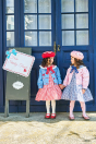 [左]<br> 11-100ハートアロージャケット(ピンク/★サックス)<br> ・TODDLER￥29,480～(100～140cm)<br> ・SISTER￥33,880-(Fサイズ)<br>11-115ギンガムハートボタンワンピース(★アカ/コン)<br> ・TODDLER￥31,680～(100～140cm)<br> ・SISTER ￥36,080-(150/160cm)<br> 11-123ラッピングリボンベレー帽<br> (ピンク/★アカ)￥19,580-(54/56cm)<br> 11-125スイートハートニーハイソックス<br> (★アイボリー/ピンク)￥3,520-(14～23cm)<br> 11-000/001/002 グリッターシューズ<br> (オフ白/ピンク/★アカ)￥14,080～(17～24cm) <br> <br> [右]<br> 11-100ハートアロージャケット(★ピンク/サックス)<br> ・TODDLER￥29,480～(100～140cm)<br> ・SISTER￥33,880-(Fサイズ)<br> 11-115ギンガムハートボタンワンピース(アカ/★コン)<br> ・TODDLER￥31,680～(100～140cm)<br> ・SISTER ￥36,080-(150/160cm)<br> 11-123ラッピングリボンベレー帽<br> (★ピンク/アカ)￥19,580-(54/56cm)<br> 11-125スイートハートニーハイソックス<br> (アイボリー/★ピンク)￥3,520-(14～23cm)<br> 11-000/001/002 グリッターシューズ<br> (オフ白/★ピンク/アカ)￥14,080～(17～24cm)
