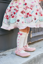 10-118スイートハートプリントワンピース<br> (★アイボリー/ピンク)<br> ・BABY￥33,880-(80/90cm)<br> ・TODDLER￥36,080～(100～140cm)<br> 11-126ハートスカラップハイソックス<br> (★オフ白/ピンク)￥3,520-(11～20cm)<br> 10-017/11-017/018<br> 布リボンストラップシューズ<br> (★ピンク/アカ/クロ)<br> ・BABY￥11,880-(14cm)<br> ・TODDLER￥12,980～(15～21cm)