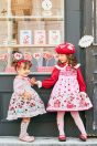 【左】<br> 10-118スイートハートプリントワンピース<br> (★アイボリー/ピンク)<br> ・BABY￥33,880-(80/90cm)<br> ・TODDLER￥36,080～(100～140cm)<br> 11-121ハートハートカチューシャ<br> (ピンク/★アカ)￥8,580-(Fサイズ)<br> 11-126ハートスカラップハイソックス<br> (★オフ白/ピンク)￥3,520-(11～20cm)<br> 10-017/11-017/018<br> 布リボンストラップシューズ<br> (★ピンク/アカ/クロ)<br> ・BABY￥11,880-(14cm)<br> ・TODDLER￥12,980～(15～21cm)<br> <br> 【右】<br> 11-114スイートハートプリントジャンパースカート<br> (アイボリー/★ピンク)<br> ・TODDLER￥32,780～(100～140cm)<br> ・SISTER￥37,180-(150/160cm)<br> 11-105ハートレースカラーブラウス<br> (ピンク/★アカ)<br> ・TODDLER￥19,580～(100～140cm)<br> ・SISTER￥21,780-(150/160cm)<br> 11-123ラッピングリボンベレー帽<br> (ピンク/★アカ)￥19,580-(Fサイズ)<br> 11-125スイートハートニーハイソックス<br> (アイボリー/★ピンク)￥3,520-(14～23cm)<br> 11-000/001/002 グリッターシューズ<br> (オフ白/ピンク/★アカ)￥14,080～(17～24cm)