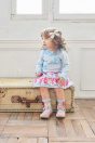 10-207シフォンフリルリボンプルオーバー<br> (ピンク/★サックス)<br> ・BABY￥14,080-(80/90cm)<br> ・TODDLER￥15,180～(100～140cm)<br> 10-210アンティークリボンレースプリントパンツ付きスカート<br> (ピンク/★サックス)<br> ・BABY￥12,980-(Fサイズ)<br> 10-225アンティークリボンソックス<br> (ピンク/★サックス)<br> ・BABY￥3,520-(13～15cm)<br> ・TODDLER￥3,520-(14cm～23cm)<br> 10-017/11-017/018<br> 布リボンストラップシューズ<br> (★ピンク/アカ/クロ)<br> ・BABY￥11,880-(14cm)<br> ・TODDLER￥12,980～(15～21cm)