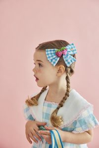 11-321/12-321ストロベリーバニーティータイムプリントセーラーワンピース<br> (★ミント/アカ)<br> ・TODDLER￥34,980～(100～140cm)<br> ・SISTER￥39,380-(150/160cm)<br> 11-330ストロベリーリボンクリップ<br> (★ミント/アカ)<br> ・TODDLER￥15,180-(Fサイズ)<br>