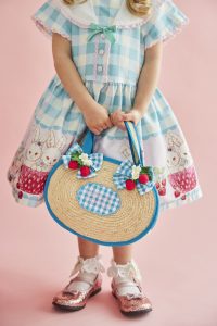 11-321/12-321ストロベリーバニーティータイムプリントセーラーワンピース<br> (★ミント/アカ)<br> ・TODDLER￥34,980～(100～140cm)<br> ・SISTER￥39,380-(150/160cm)<br> 11-335ストロベリーリボンブレードバッグ<br> (★ミント/アカ)<br> ・TODDLER￥28,380-(Fサイズ)<br> 11-035 グログランリボンつきクルーソックス <br> (★オフ白)￥3,520-(11～23cm)<br> 11-000/001/002 グリッターシューズ<br> (オフ白/★ピンク/アカ)￥14,080～(17～24cm)