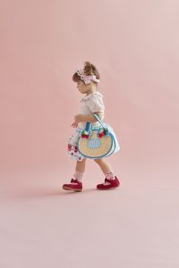 10-311ストロベリーレースパフTシャツ<br> (オフ白/★ピンク)<br> ・BABY￥15,180-(80/90cm)<br> ・TODDLER￥16,280～(100～140cm)<br> 10-314ストロベリーバニーティータイムプリントパンツ付きスカート<br> (★ミント/アカ)<br> ・BABY￥14,080-(Fサイズ)<br> 11-333ストロベリーレースヘアバンド<br> (★ピンク/アカ)<br> ・TODDLER￥8,580-(Fサイズ)<br> 11-335ストロベリーリボンブレードバッグ<br> (★ミント/アカ)<br> ・TODDLER￥28,380-(Fサイズ)<br> 10-336ストロベリーギンガムリボンソックス<br> (オフ白/★ピンク)<br> ・BABY￥3,520-(13～15cm)<br> ・TODDLER￥3,520-(17cm～20cm)<br> 10-017/11-017/018<br> 布リボンストラップシューズ<br> (ピンク/★アカ/クロ)<br> ・BABY￥11,880-(14cm)<br> ・TODDLER￥12,980～(15～21cm)