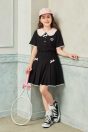 12-402/11-402ガーリーポロブラウス<br> (★クロ/ピンク)<br> ・TODDLER￥14,080～(110～140cm)<br> ・SISTER￥16,280-(150/160cm)<br> 12-408/11-408ガーリーポロスカート<br> (★クロ/サックス)<br> ・TODDLER￥14,080～(110～140cm)<br> ・SISTER￥16,280-(150/160cm)<br> 12-427ギンガムリボンキャップ<br> (★ピンク/サックス)<br> ・TODDLER￥14,080-(Fサイズ)<br> 14-210レース＆リボンソックス<br> (オフ白/★クロ)￥4,180-(22～24cm)<br> 靴　参考商品