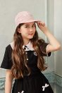 12-402/11-402ガーリーポロブラウス<br> (★クロ/ピンク)<br> ・TODDLER￥14,080～(110～140cm)<br> ・SISTER￥16,280-(150/160cm)<br> 12-427ギンガムリボンキャップ<br> (★ピンク/サックス)<br> ・TODDLER￥14,080-(Fサイズ)